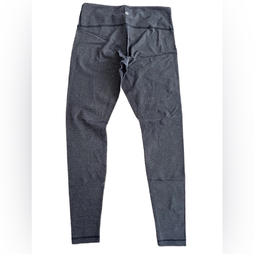 Lululemon - Picture 2 of 12